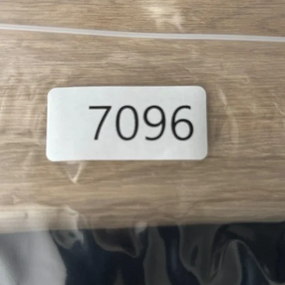 Everlane Premium-Weight Relaxed Crew Black T-Shirt Men's M NWT Clean‎ Luxury - Picture 8 of 10